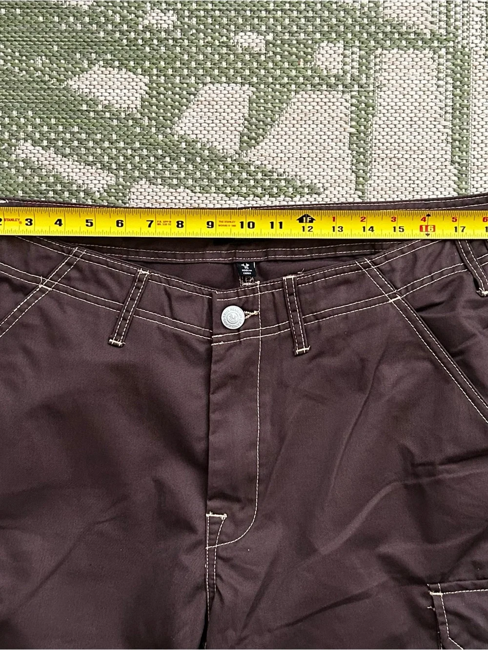 True Religion Men's Cargo Pants in Brown w/brand logo on back pockets NWT 36